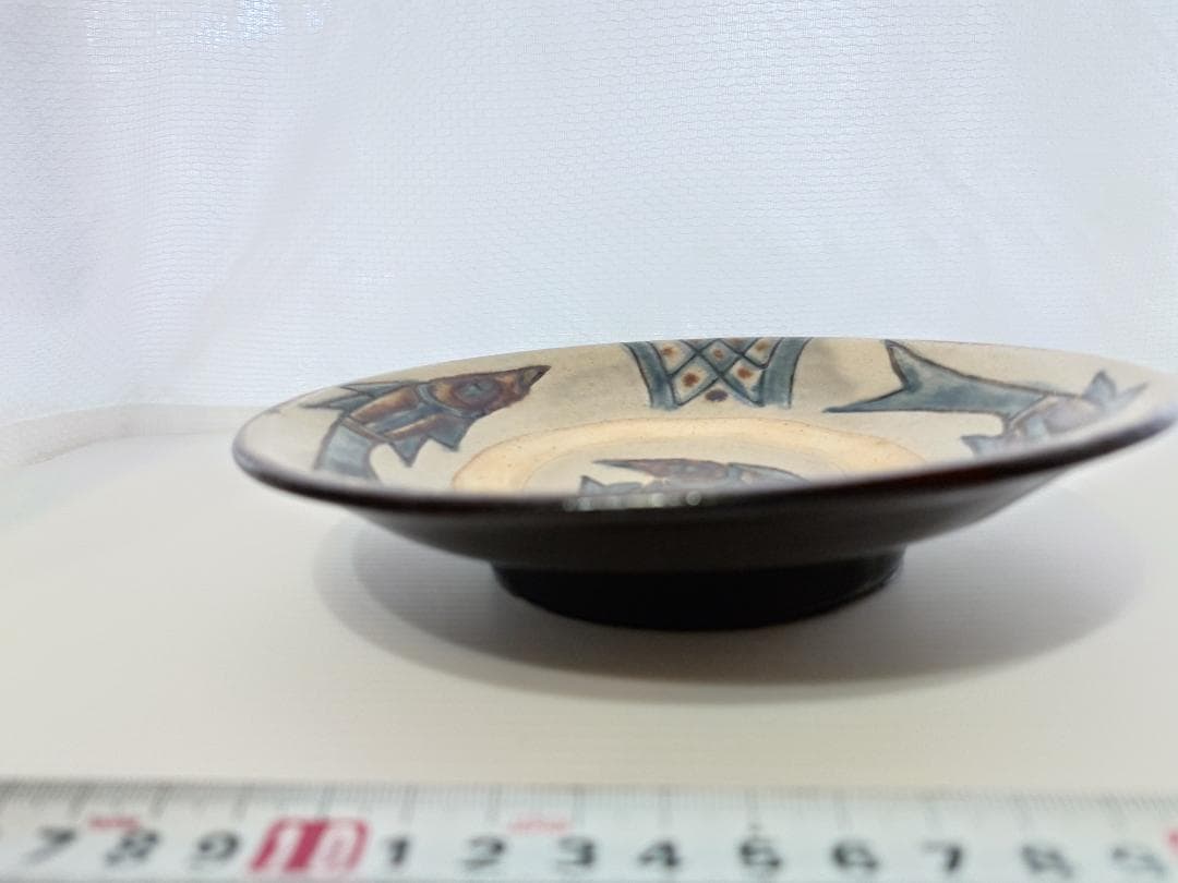 壺屋焼　金城敏昭？　金城次郎の息子さん？　魚の絵柄の皿 直径約20cm