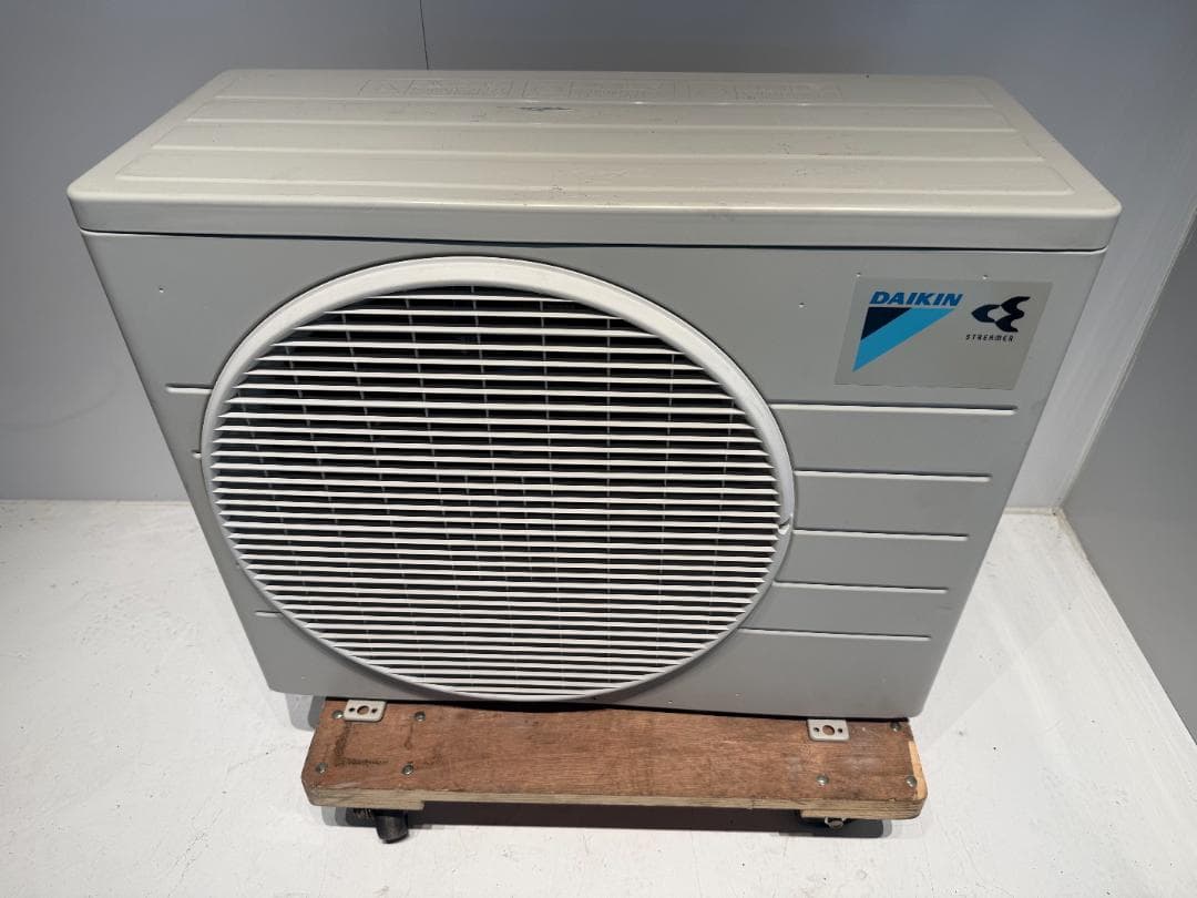 203　DAIKIN　2019年製エアコン　6～8畳用　整備済み