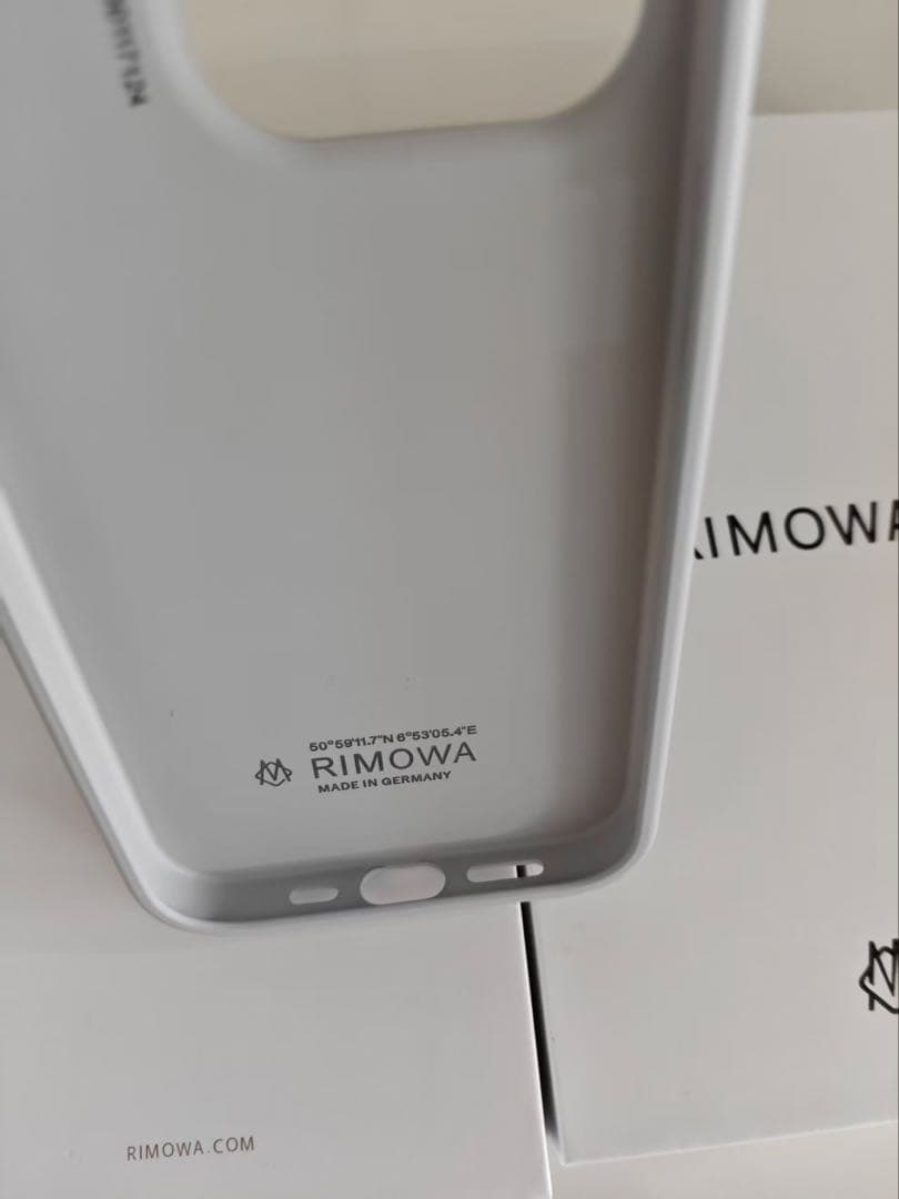 新品 RIMOWA シルバー iPhone16proケース