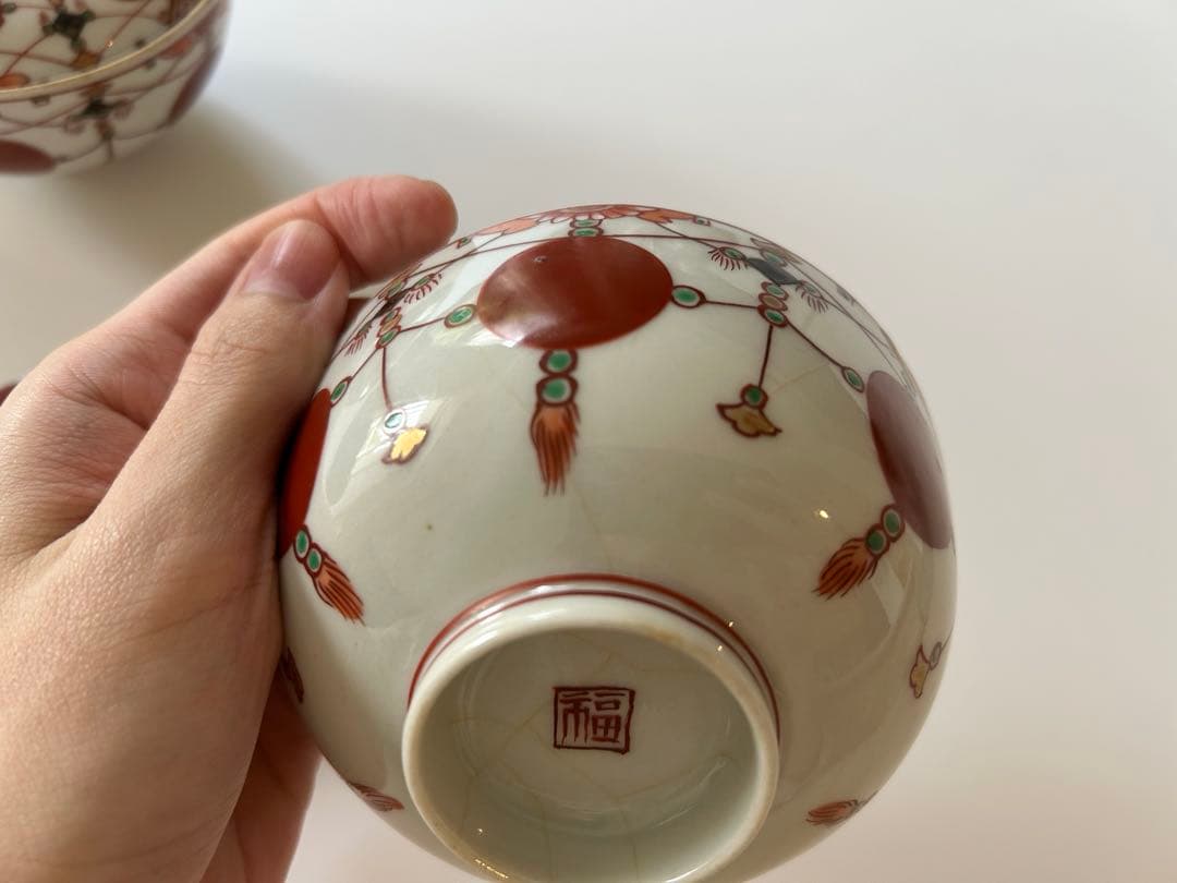 赤玉瓔珞紋　蓋茶碗　2客　少し難あり