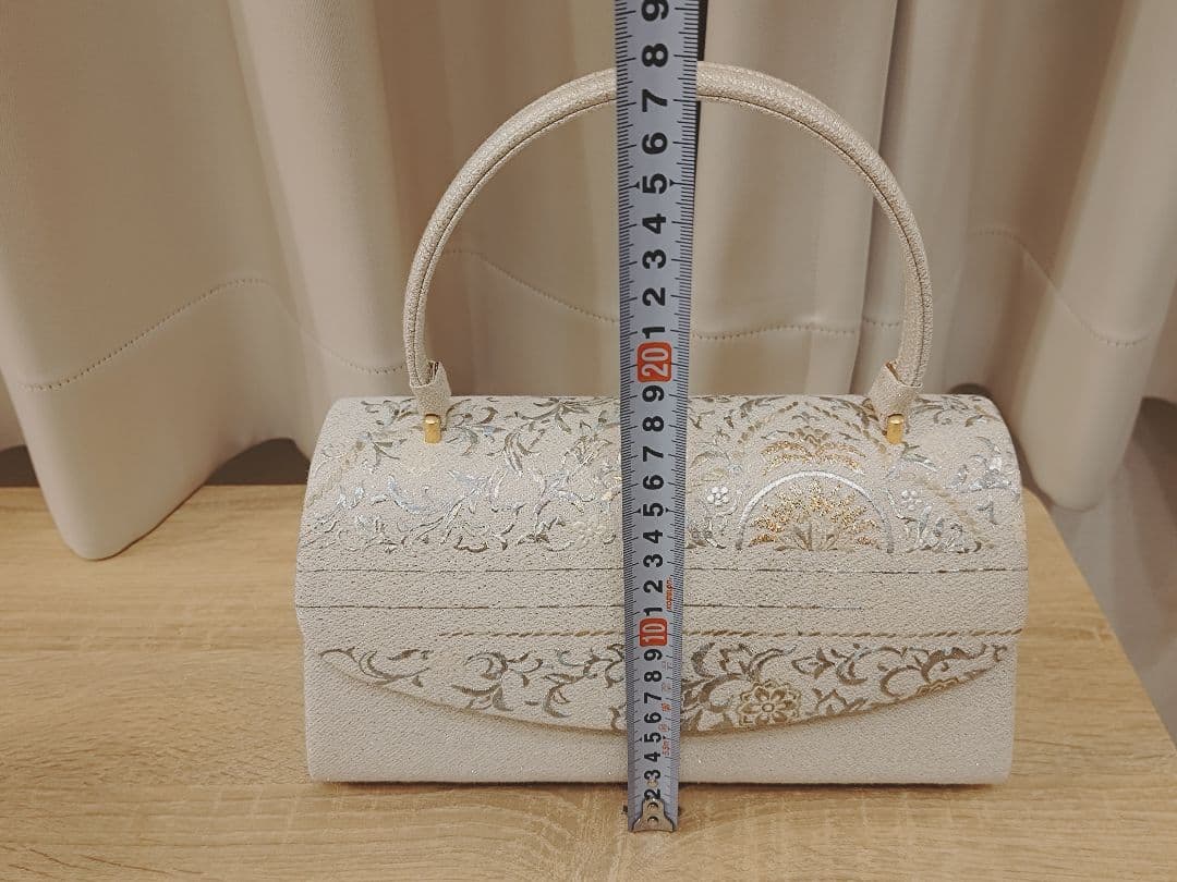 エンボス加工 花柄 和装用バッグ ホワイト　螺鈿細工