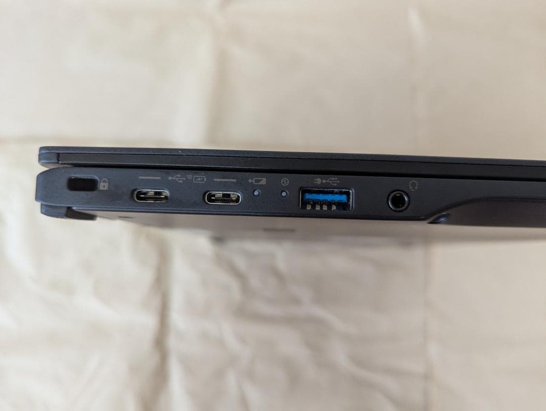 富士通 LIFEBOOK 第13世代Core i5/16GB/1TB/689g