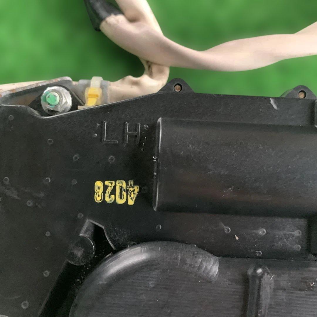 トヨタ　セルシオ　30 31 後期　純正ドアロックアクチュエーター　左前　中古品