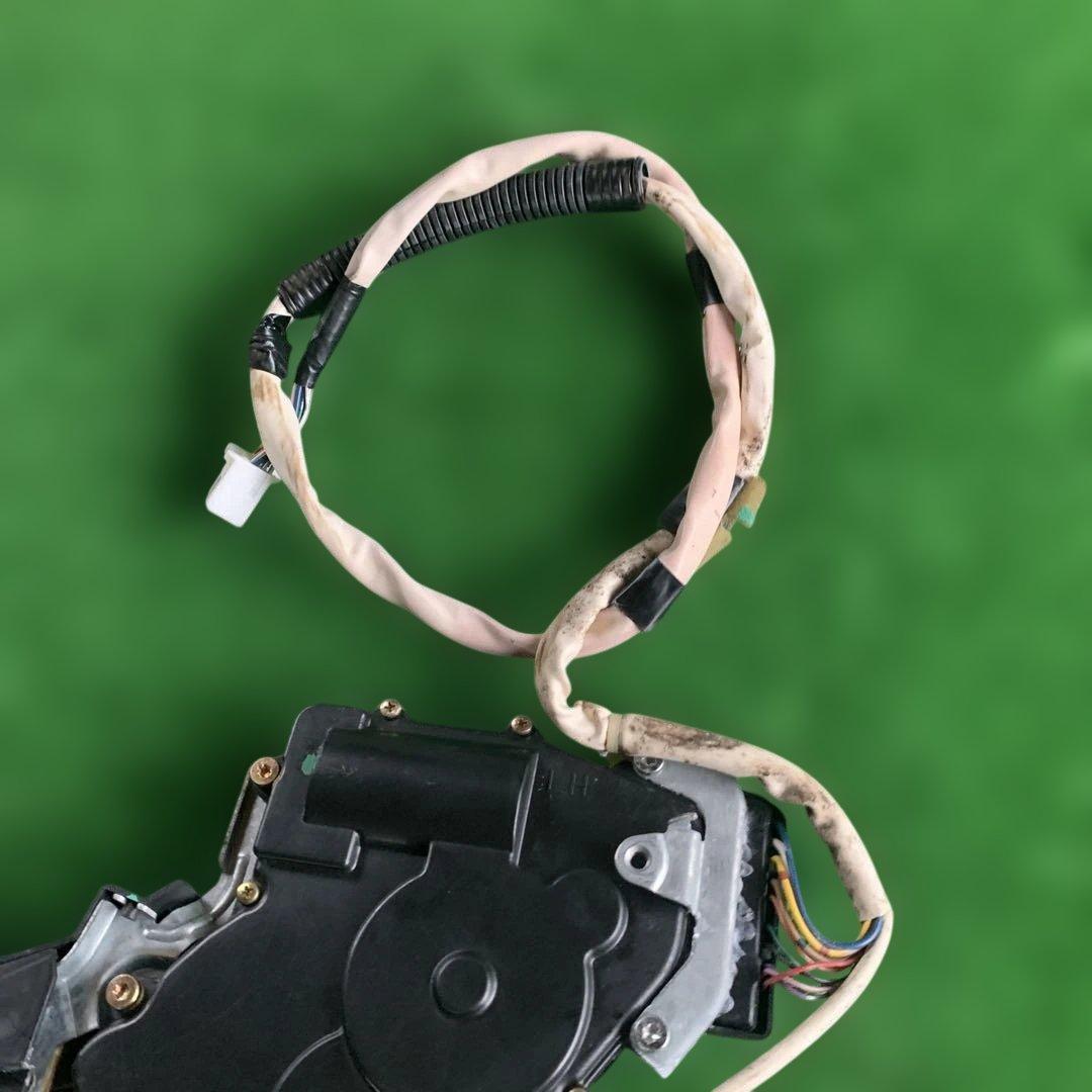 トヨタ　セルシオ　30 31 後期　純正ドアロックアクチュエーター　左前　中古品