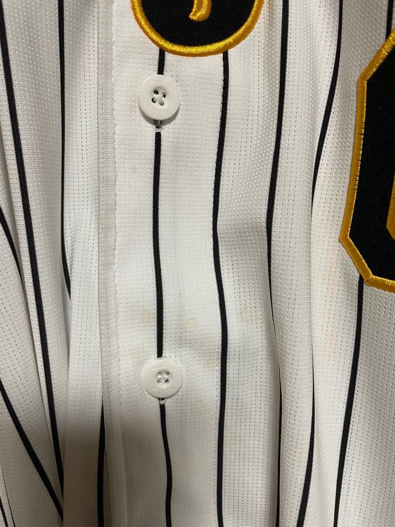 阪神タイガース ユニフォーム 黒 木浪　Oサイズ　おまけのユニフォームもあり。
