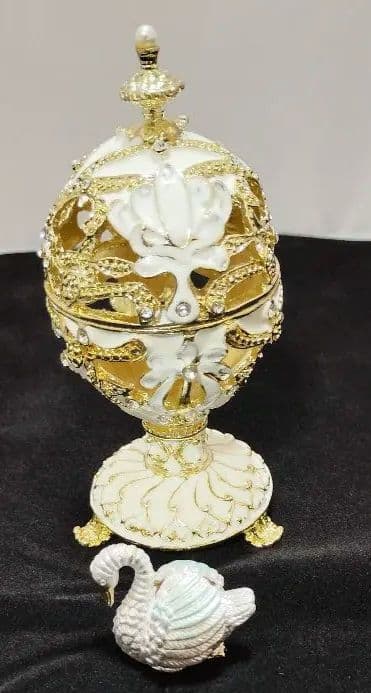 【美品】インペリアル・エッグ風 ジュエリーボックス ホワイト エナメル置物