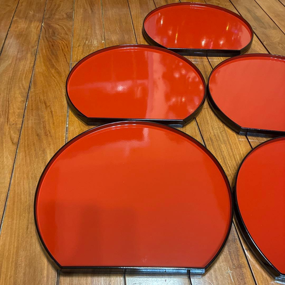 半月盆.黒朱リバーシブルお盆.天然木.漆器5枚揃え⭐︎箱付き