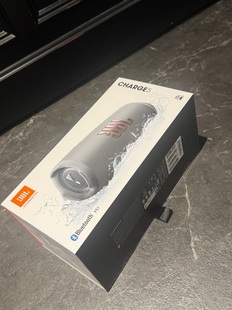 JBL Charge5 シルバー　新品購入後1度のみ美品　チャージ5 スピーカー