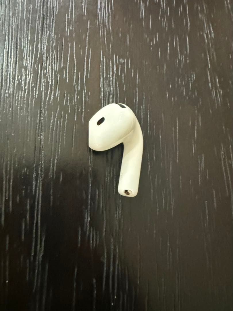 AirPods4 本体 ケース付き ホワイト アクティブノイズキャンセリング搭載