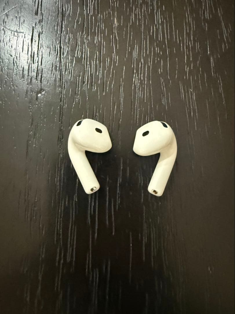 AirPods4 本体 ケース付き ホワイト アクティブノイズキャンセリング搭載