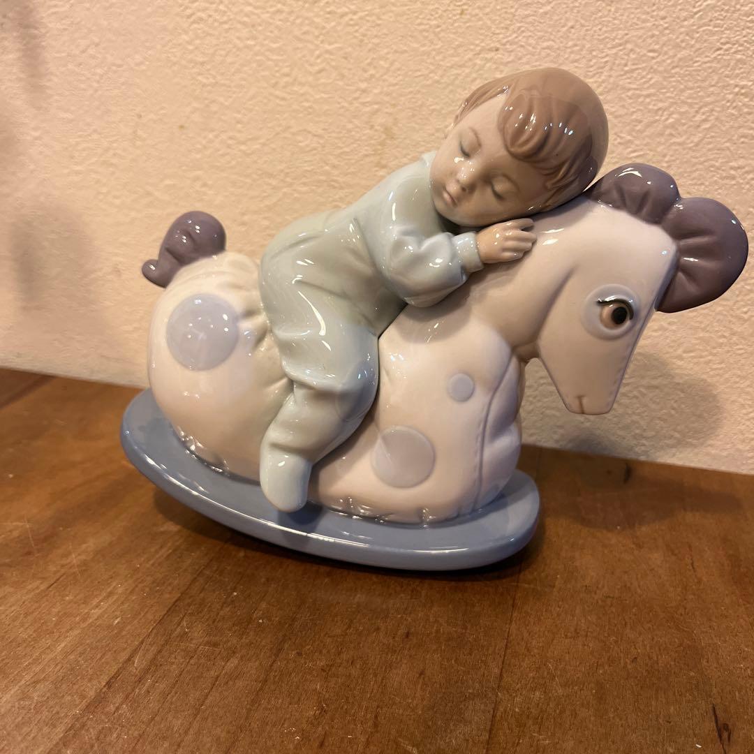 ナオ NAO リヤドロ 人形　木馬でお昼寝