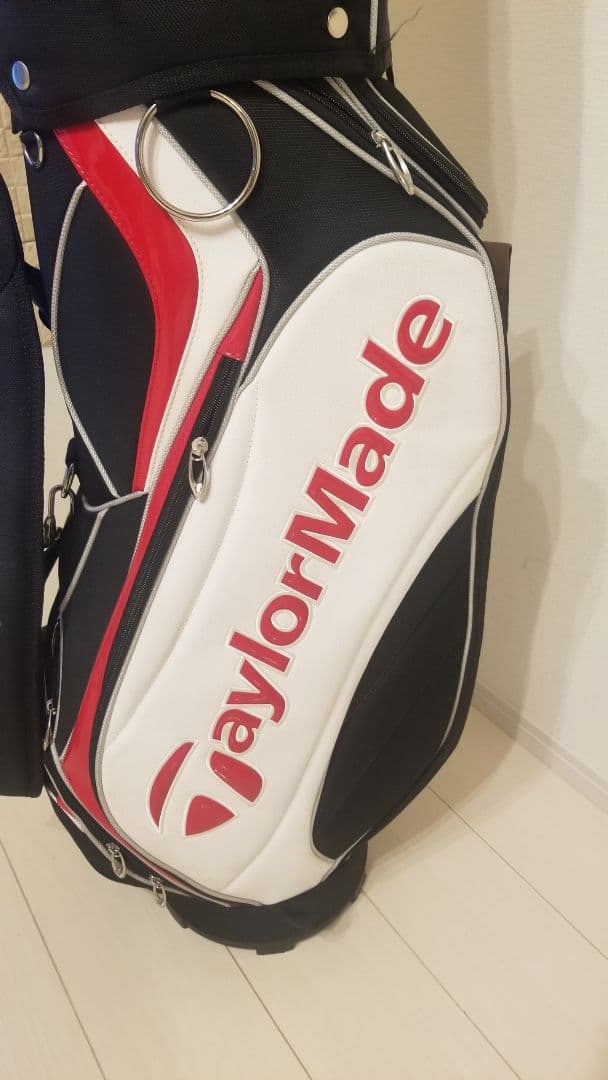 TaylorMade キャディバッグ 黒/白/赤 ゴルフボール　ボール入れセット