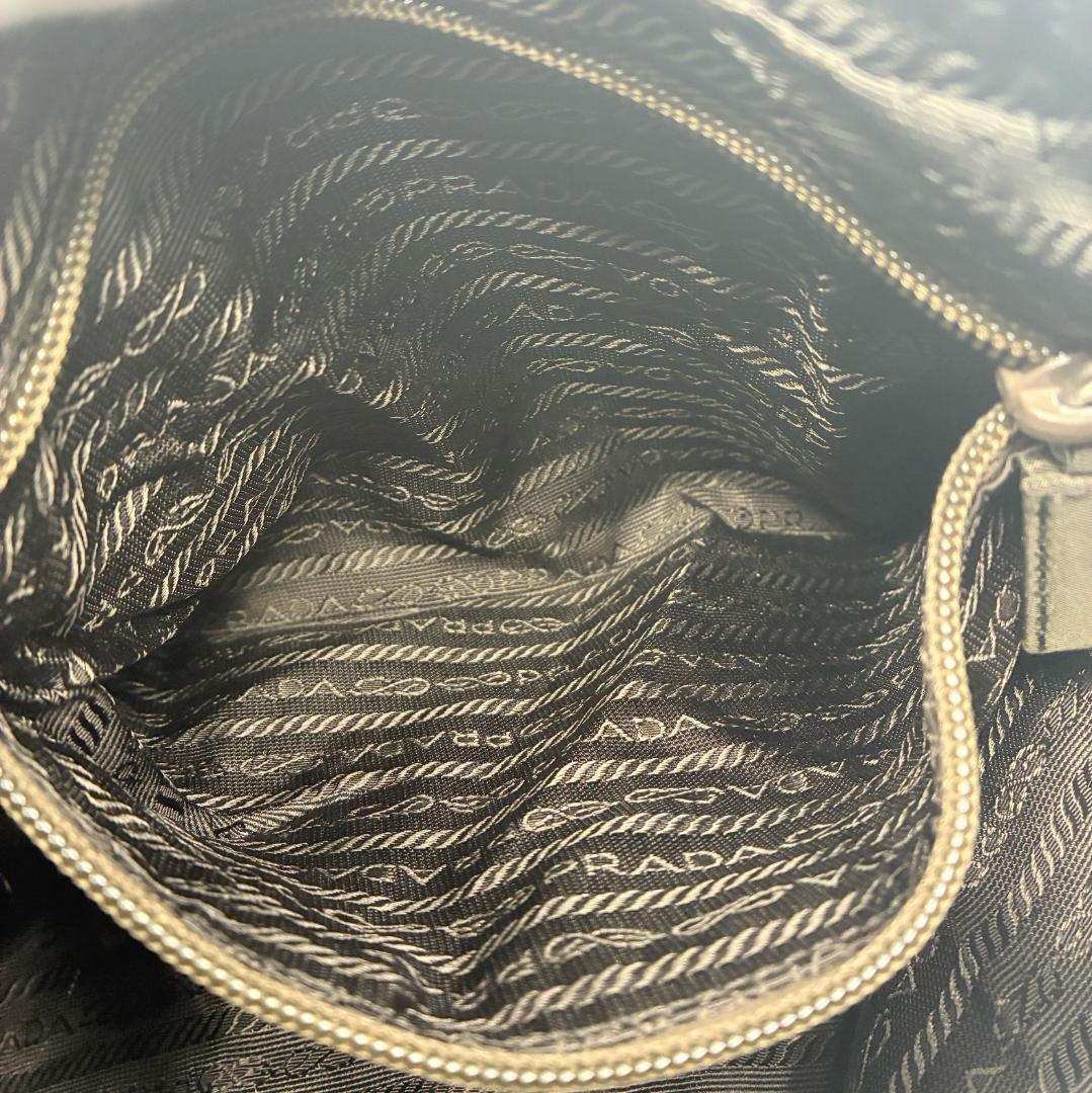 PRADA プラダ ナイロン ショルダーバッグ カーキ A1359C2