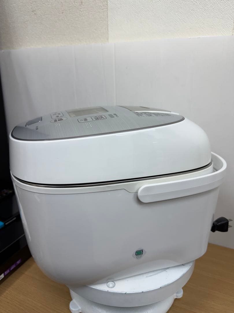 TOSHIBA 真空圧力IHジャー炊飯器RC-18VSN 1.8L 2019年製
