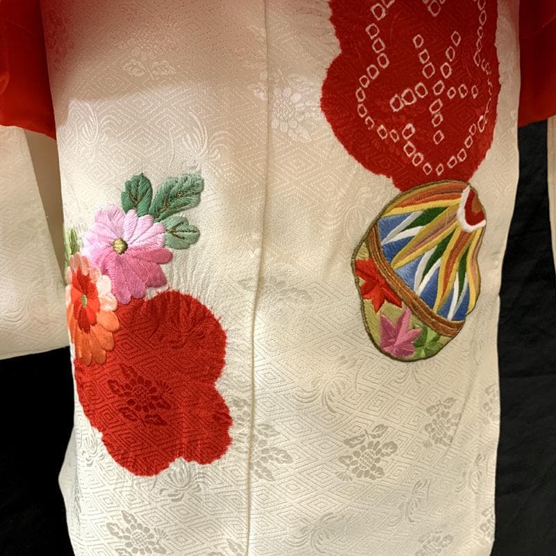 510ag31□七五三 三歳 女児 着物&被布 絞染め 総刺繍 梅 白□