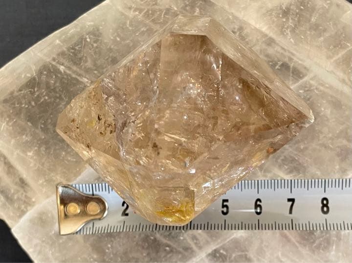 虹入り ハーキマーダイヤモンド 原石 ニューヨーク州 169.9 g