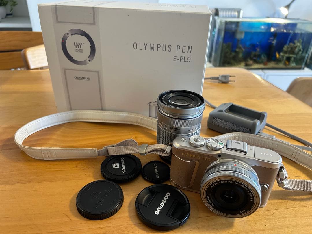 【極美品】OLYMPUS ミラーレス一眼 PEN E-PL9 [ブラウン]