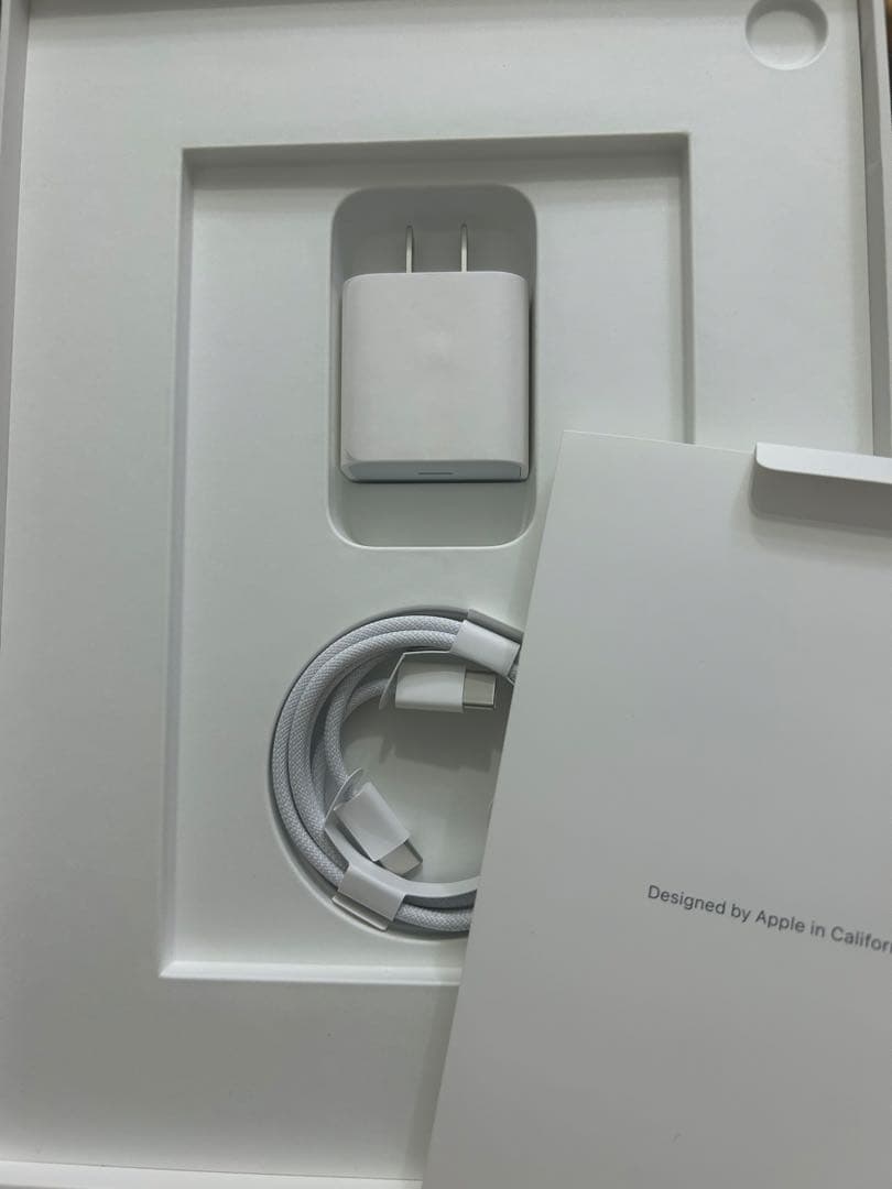 Apple iPad A16 11インチ本体 中古美品箱付属品あり