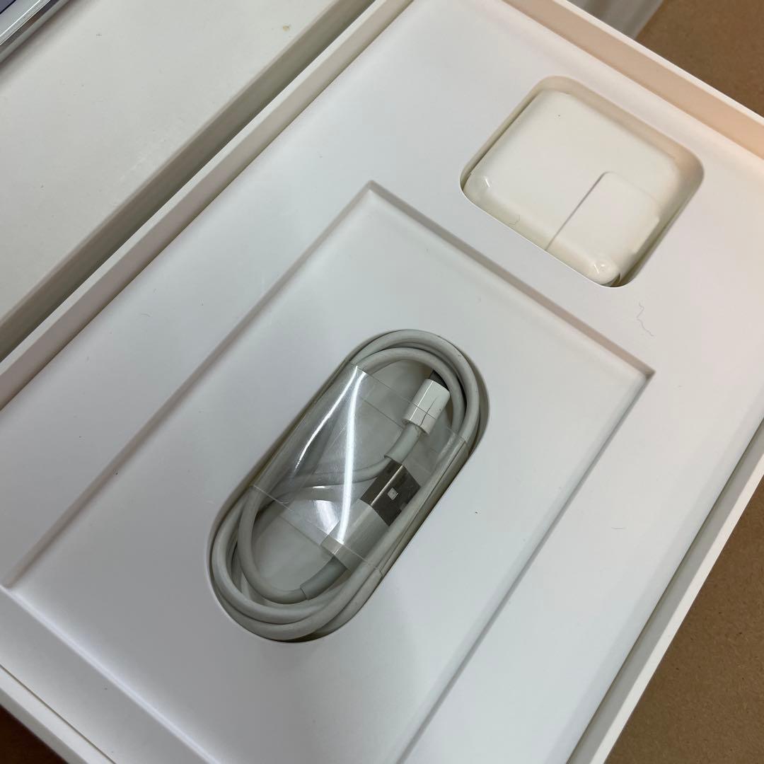 Apple iPad mini 4. 16 GB SIM フリー 初期化済み
