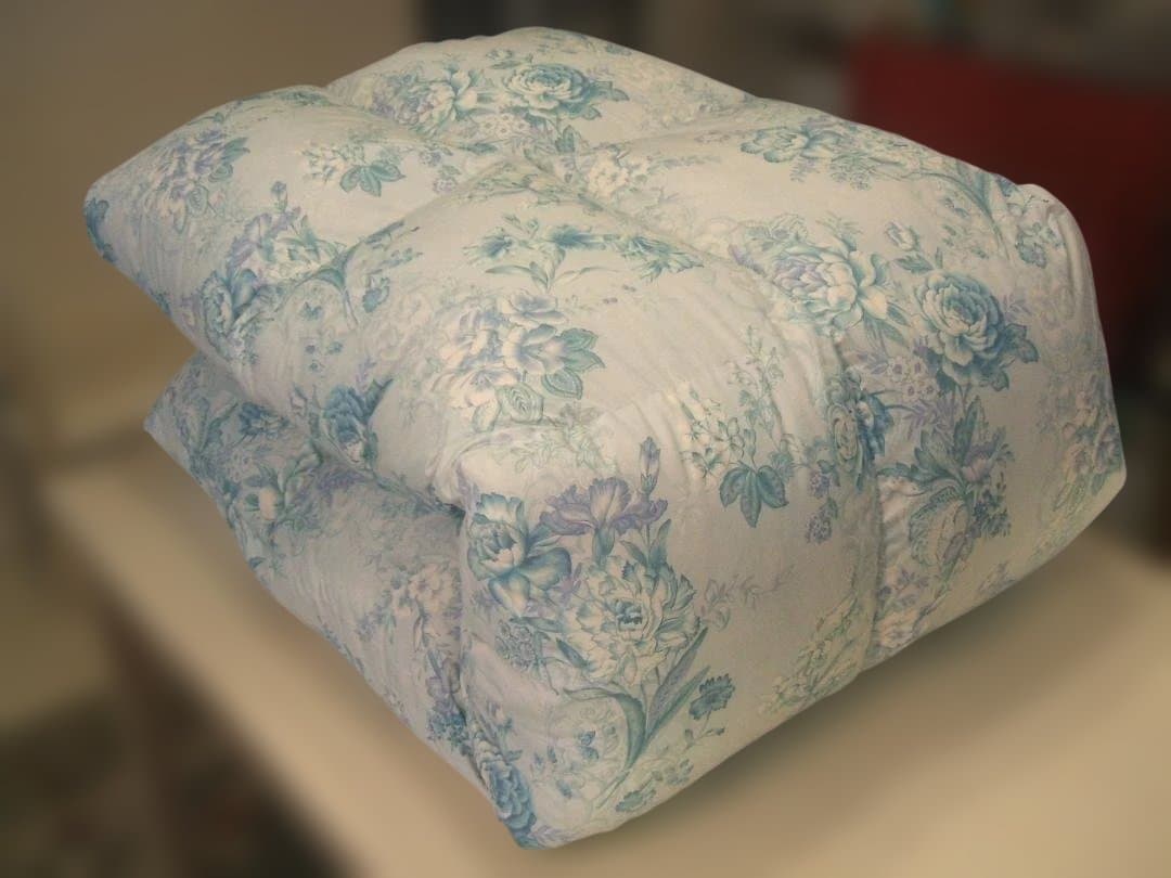 限定お買い得品‼️新品＊ロイヤル＊フランス９３％＊増量１，３キロ＊羽毛布団ＳＢ