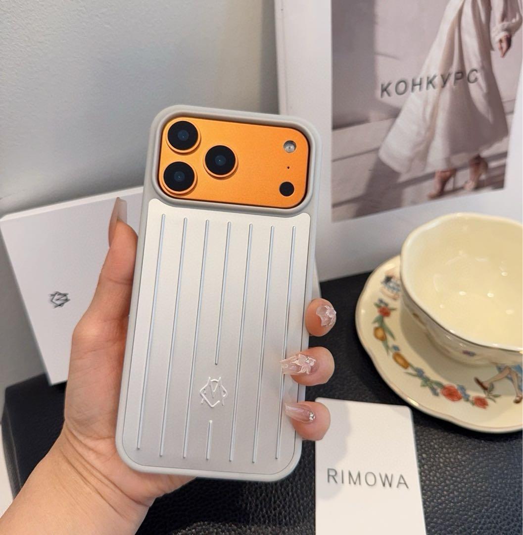 RIMOWA リブデザイン iPhone 17 proケース シルバー系