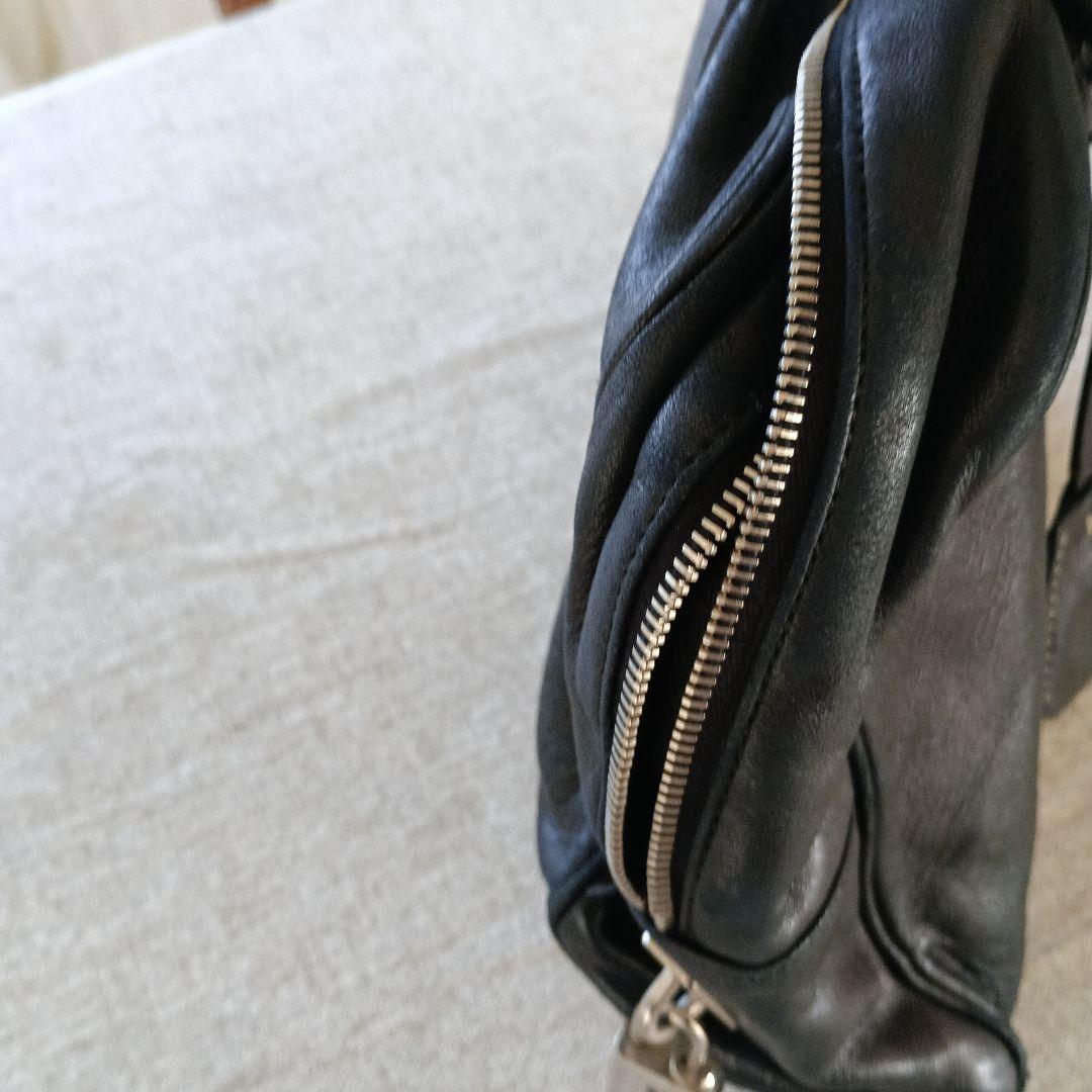 PRADA ブラックレザー バッグ