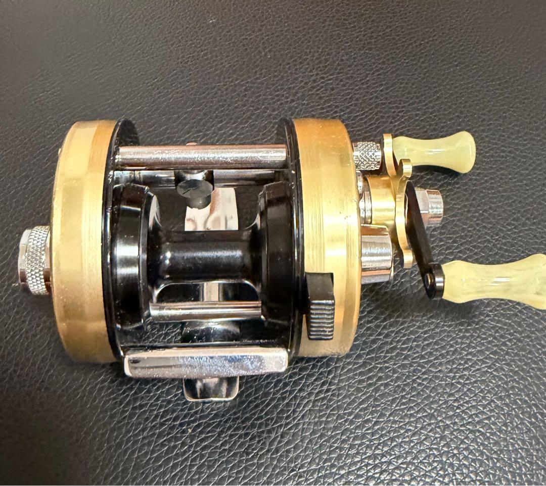 Abu アンバサダー　2500CI ゴールド　availドラグ付