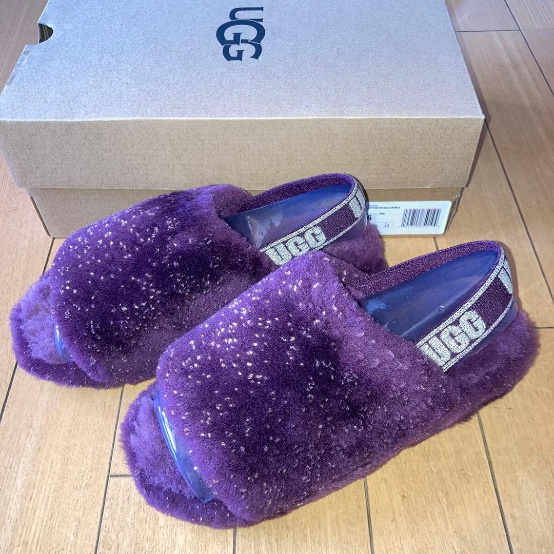 ✨お値下げ✨UGG Fluff Yeah メタリックスパークル スリッパ