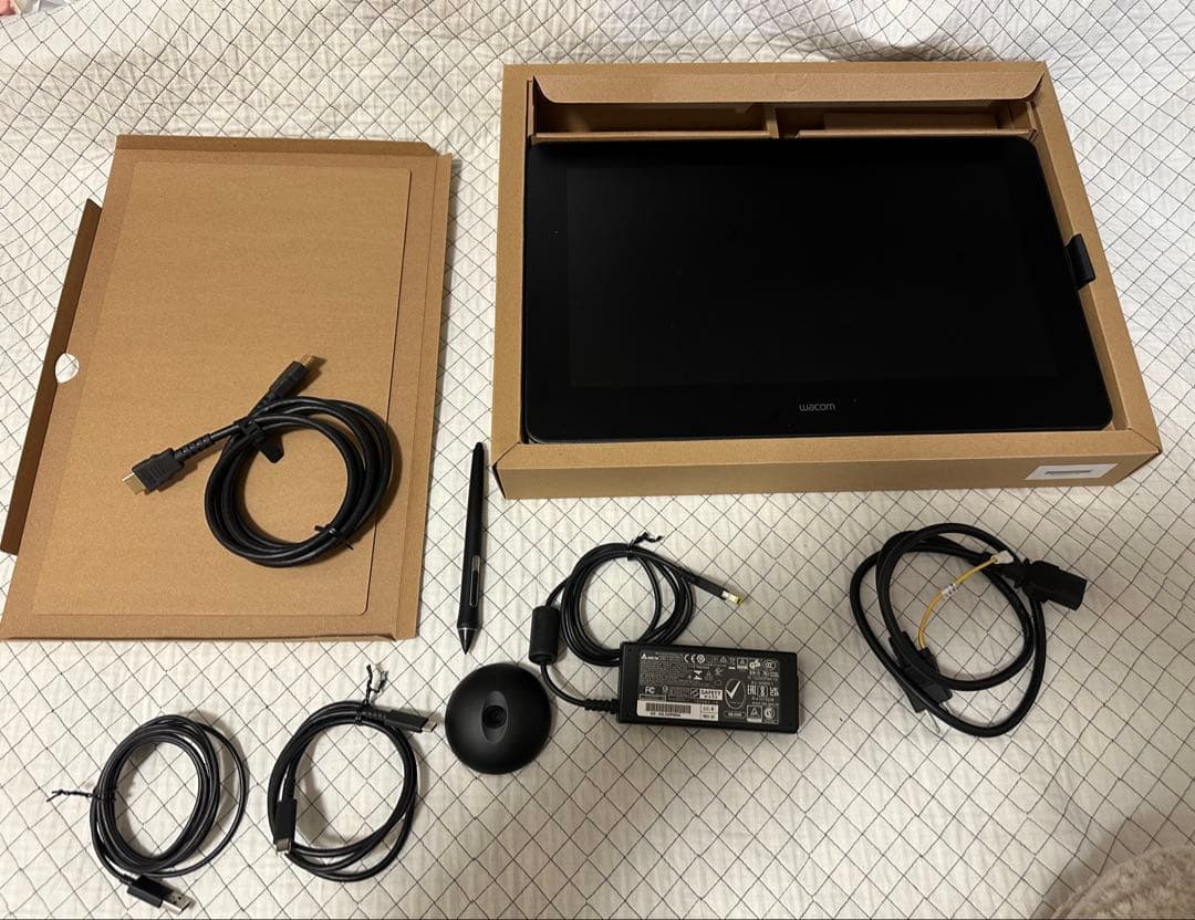 Wacom Cintiq Pro 16 液タブ　液晶ペンタブレット