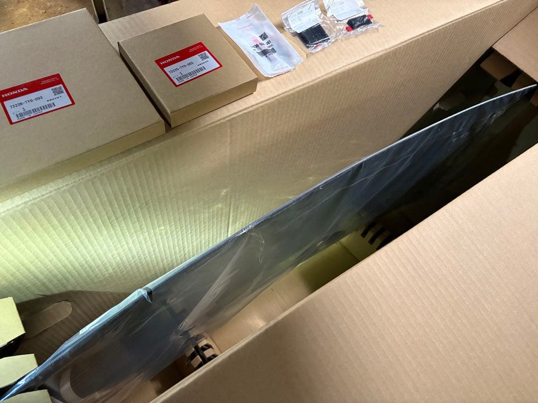 ホンダN-BOXガラスセット,リヤーウインドシールド73211-TY0-003