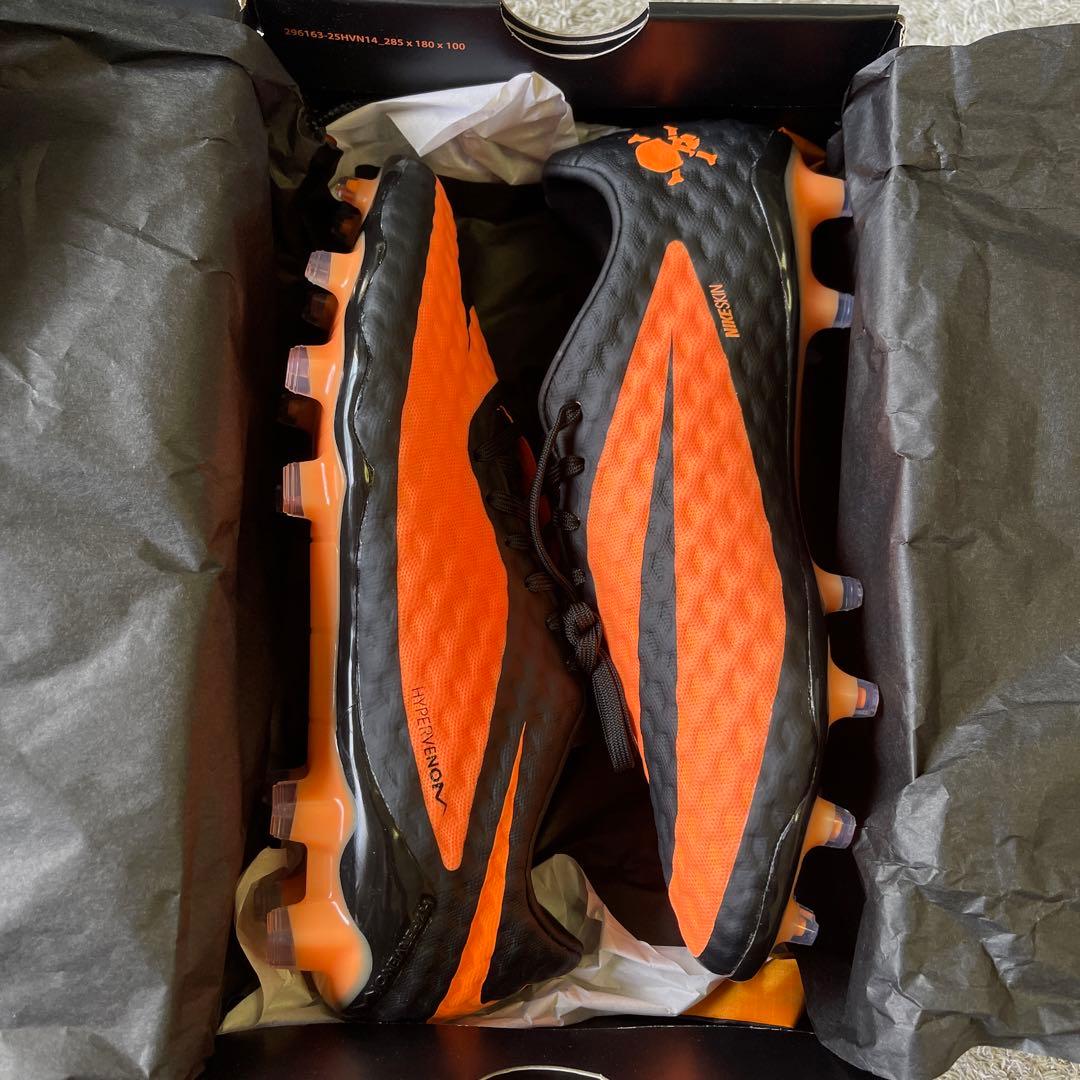 新品未使用、袋箱付き　サッカースパイク　ハイパーヴェノム　ファントムFG 25