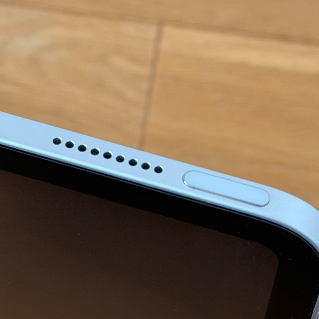 iPad 代10世代 64GB シルバー ケース付き フィルム貼り済