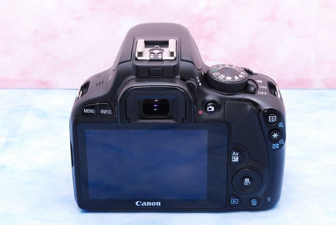 ★Canon Kiss X7★一眼レフカメラ★バッグ付★便利な高倍率レンズ