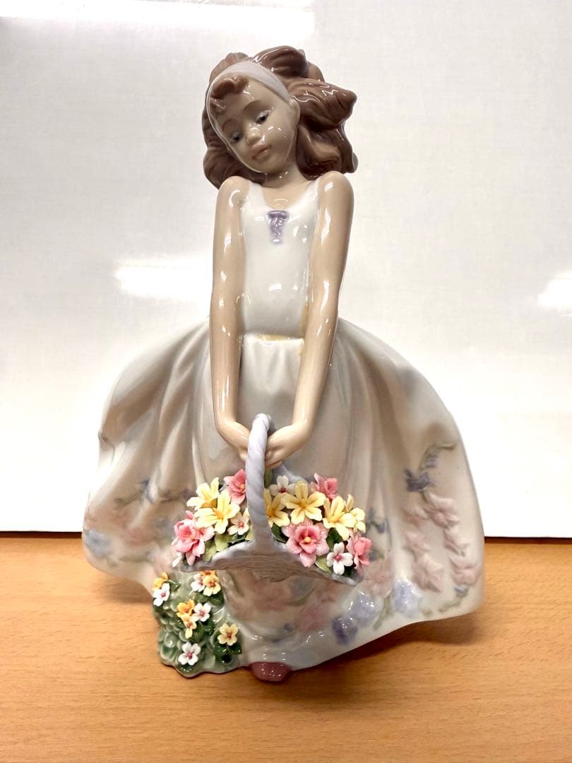 リヤドロ フィギュリン フラワーガーデン 少女　美品