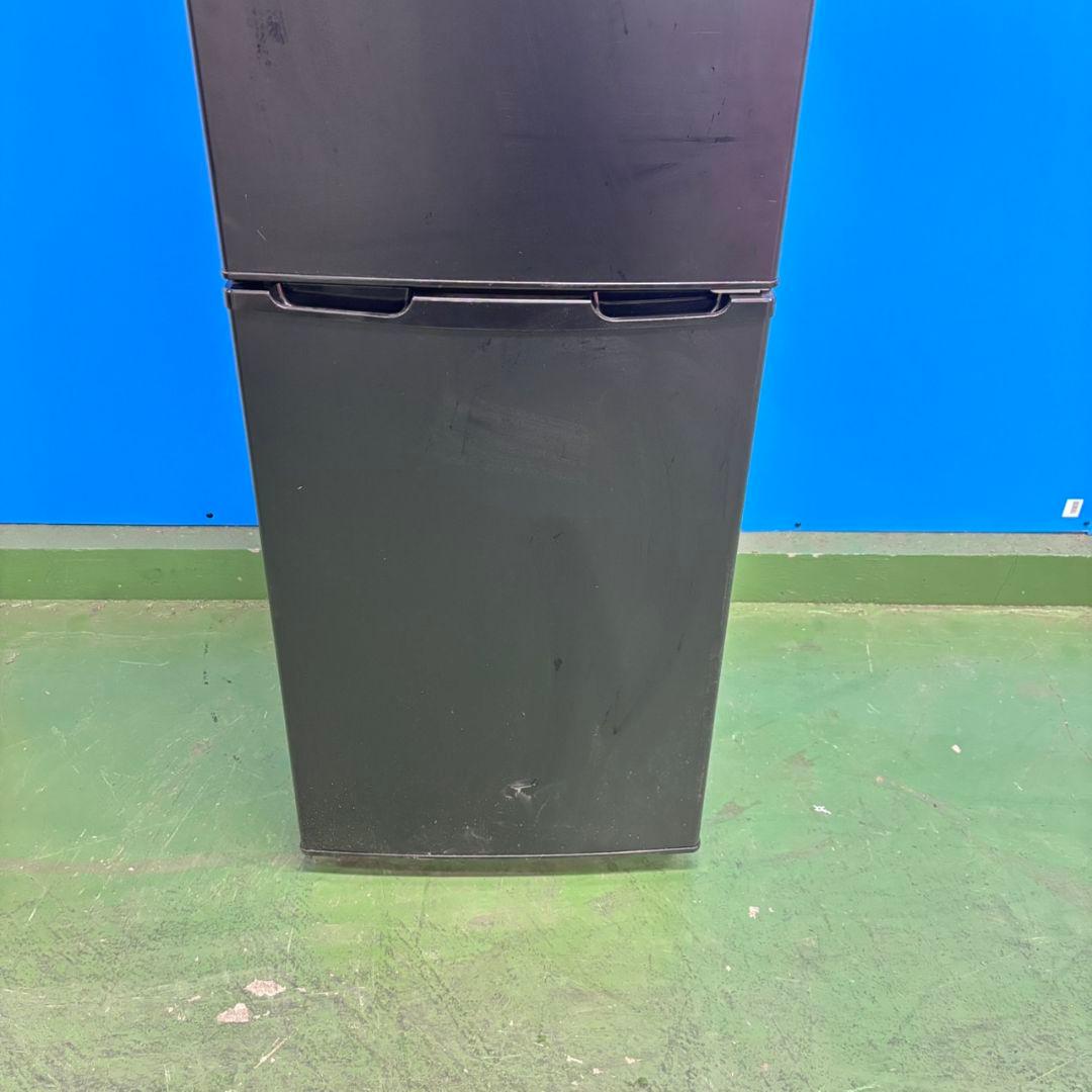 682 大きめサイズ　冷蔵庫　100L強　小型　一人暮らし　右開き　2ドア