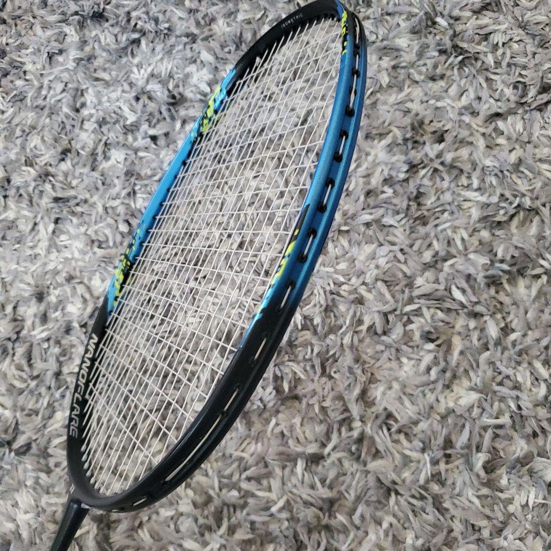【美品】YONEXナノフレア 700 バドミントンラケット 4UG6