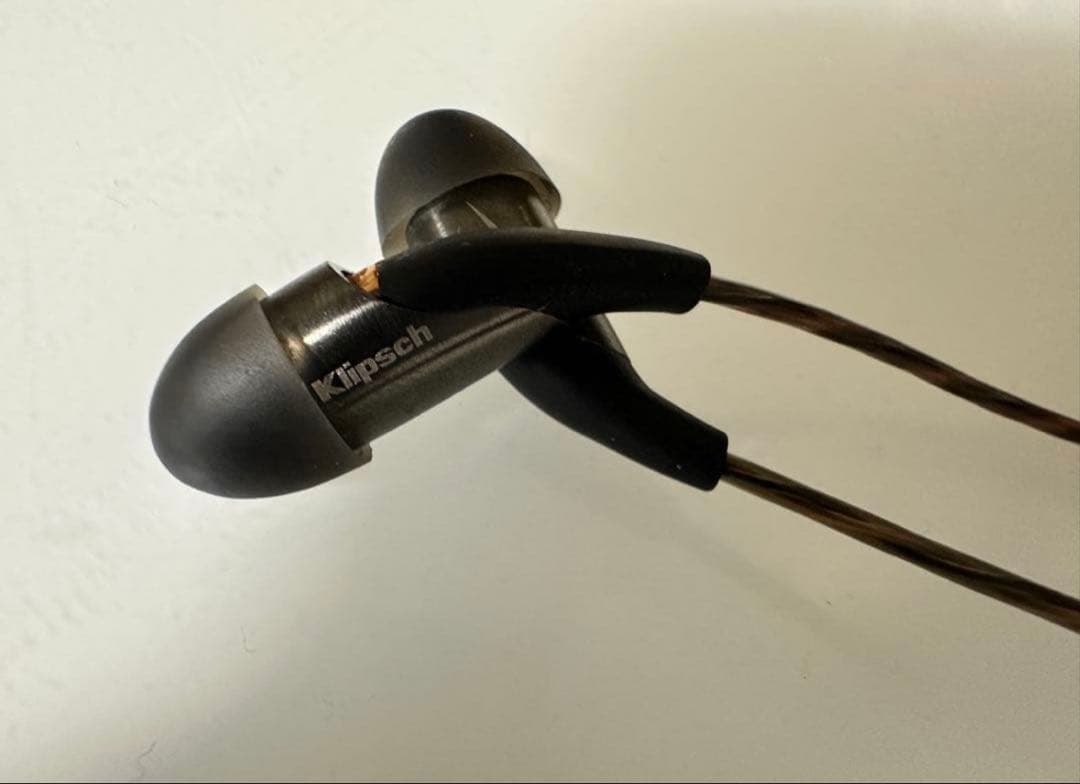 Klipsch X20i 有線イヤホン ボタン付きリモコン　革ケース付き