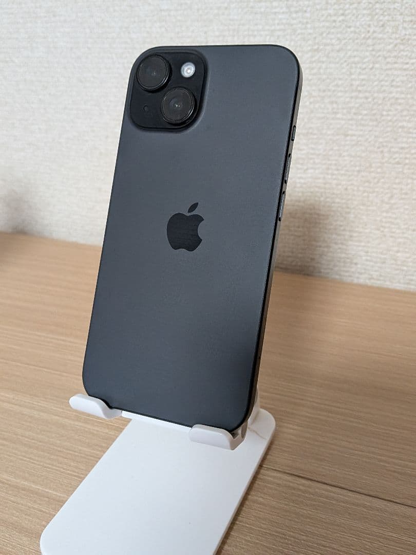中古　iPhone15 128GB simフリー