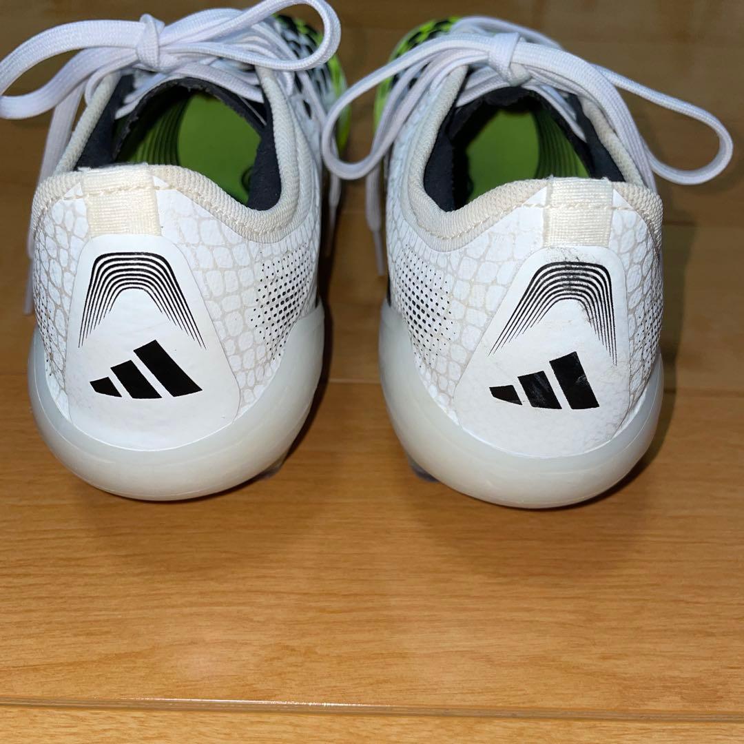 プレデターPRO HG/AG ホワイト/イエロー サッカースパイク　25センチ