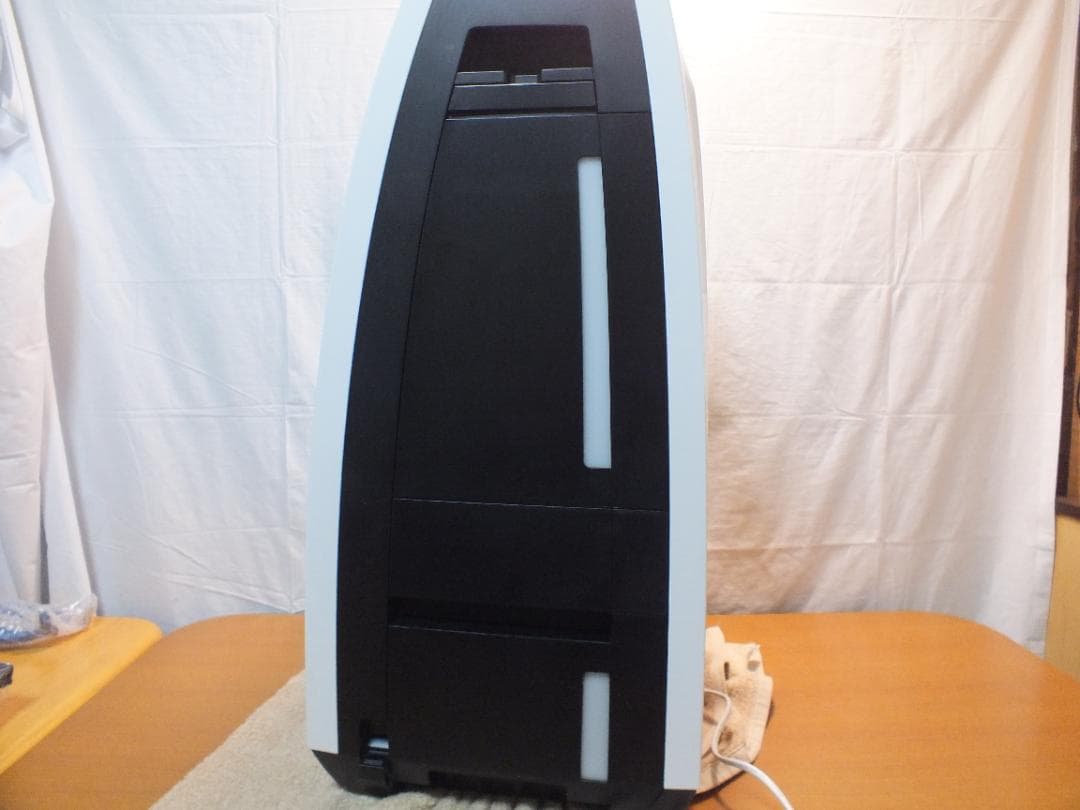 シャープ 除加湿空気清浄機 KC-HD70-W　2021年　484K〇