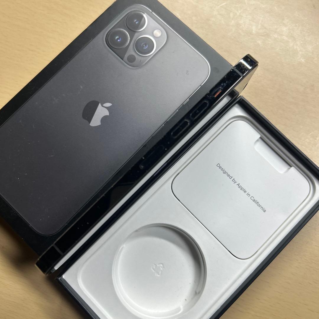 iPhone13 Pro Max 256GB SIMフリー　背面割れあり