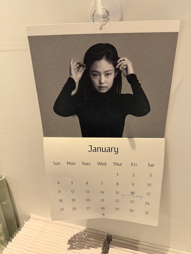 JENNIE J2NNI5 popup 代官山 蔦屋 カレンダー
