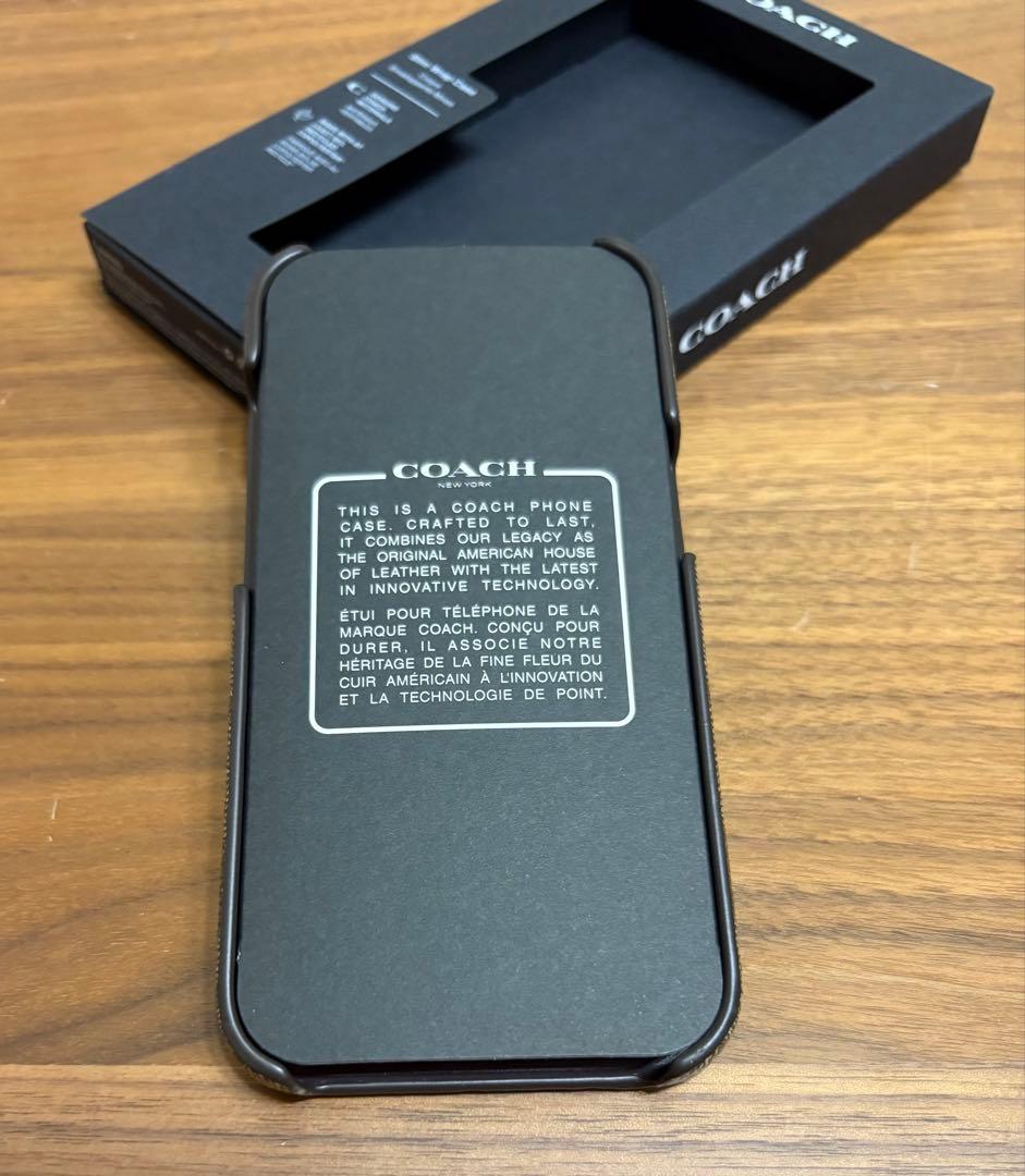 コーチ COACH IPHONE 15 ケース・シグネチャー キャンバス