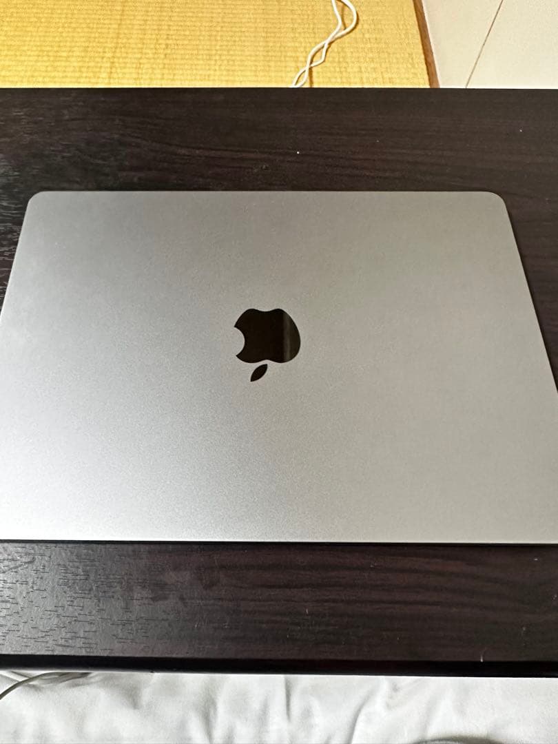 MacBook M2 Air 13.6インチ スペースグレー