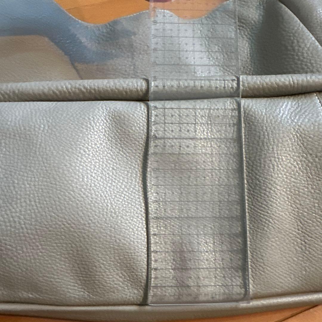 PRADA A4サイズ