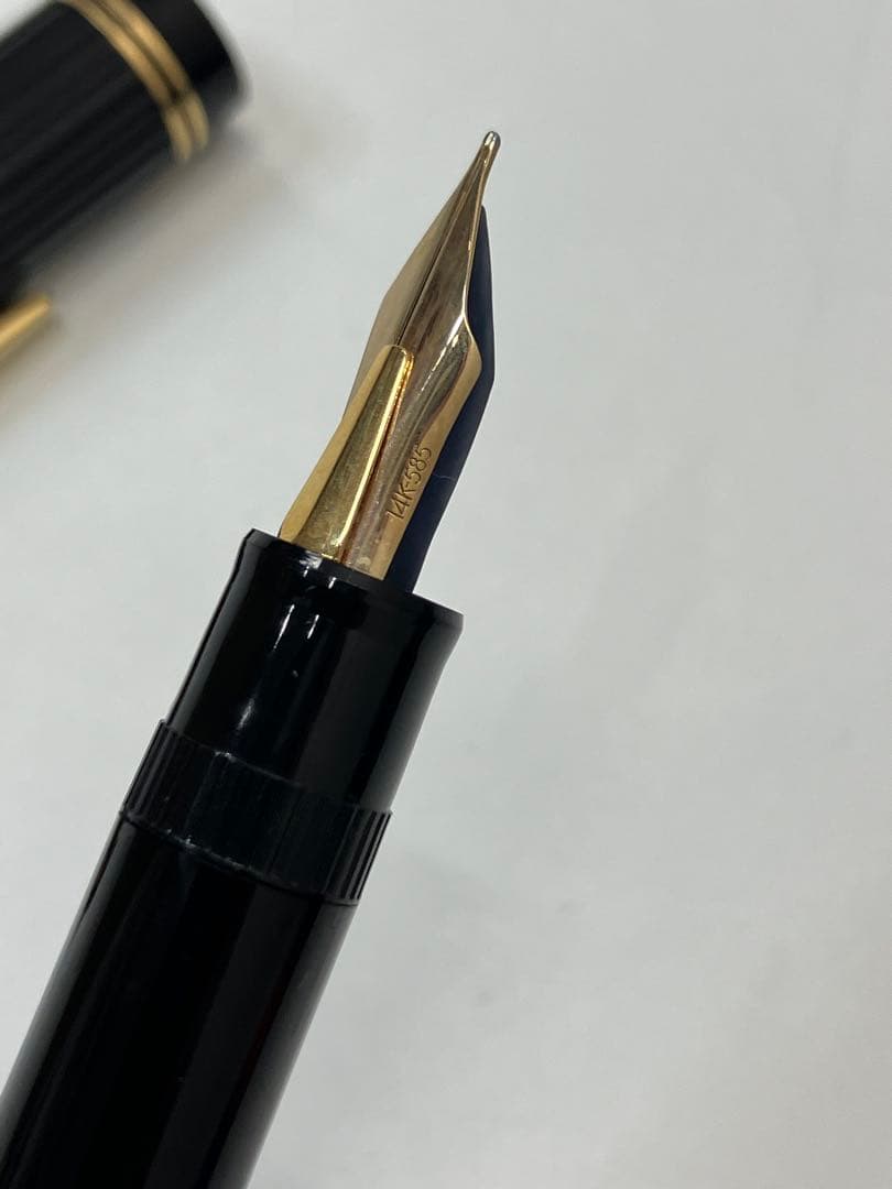 PILOT パイロット 万年筆 14K金ペン先 ケース付き　【3679】