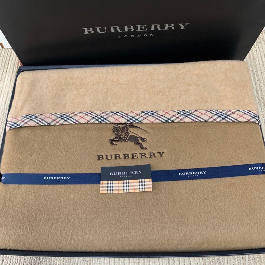 新品未使用　BURBERRY　ウール100％毛布