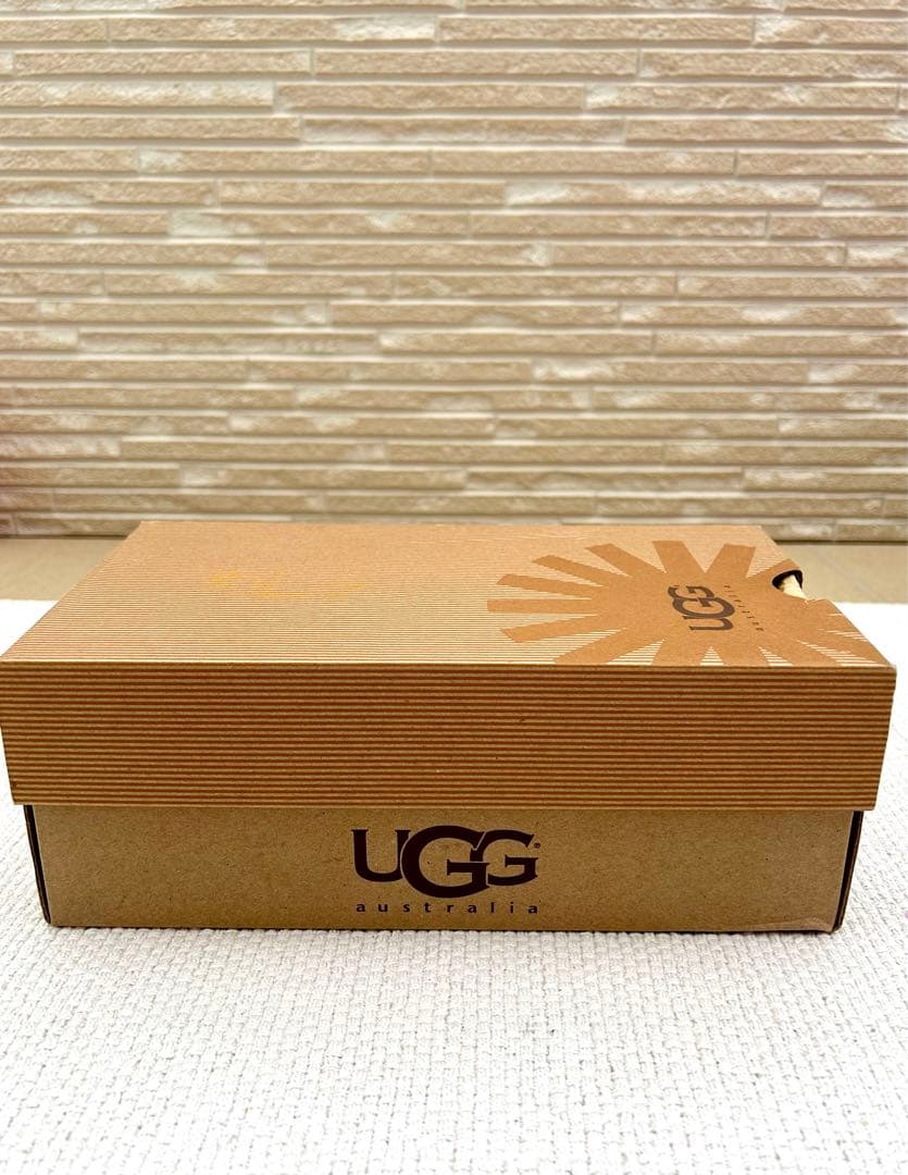 UGG モカシン 靴