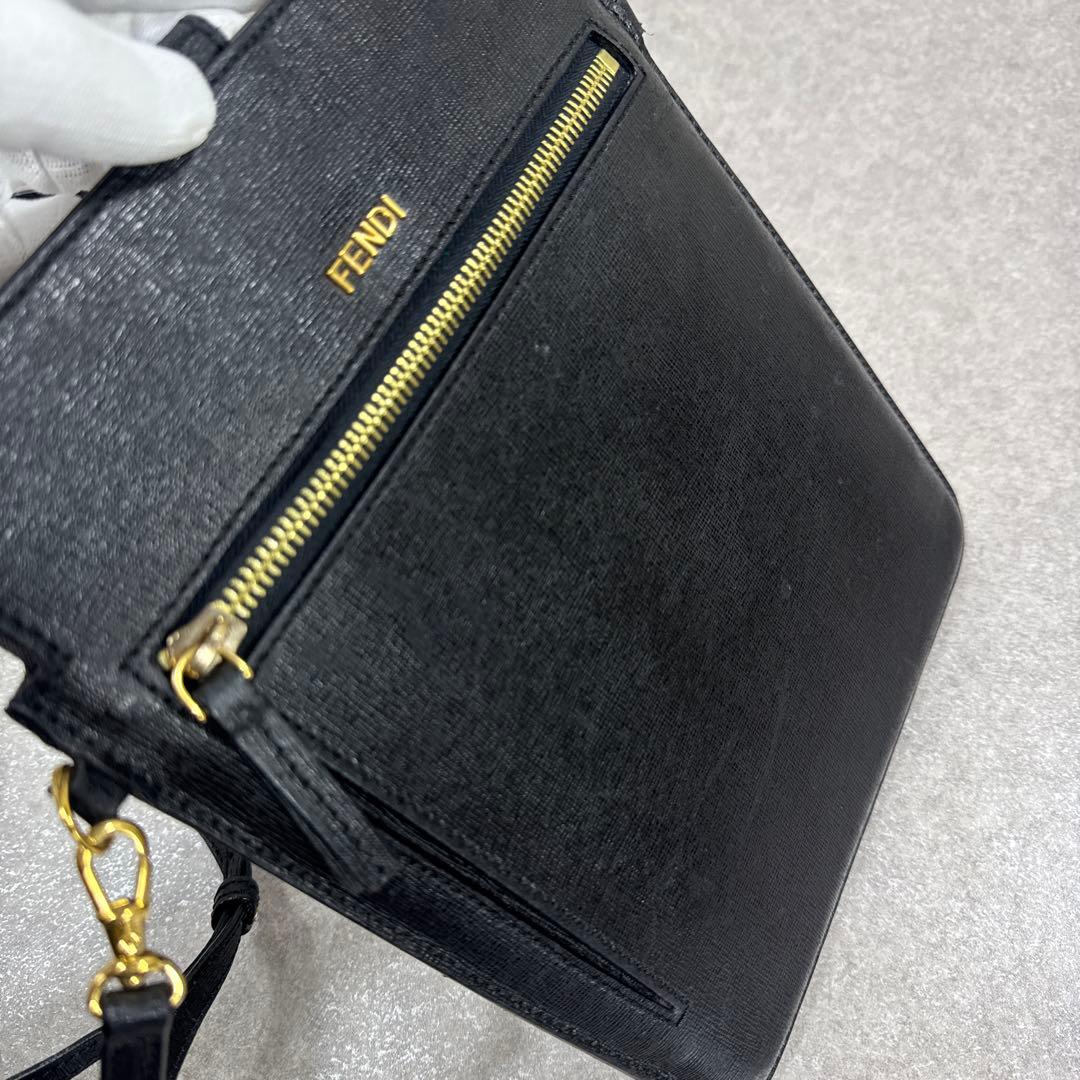 FENDI レザー タブレットケース ショルダーストラップ ギャランティカード付