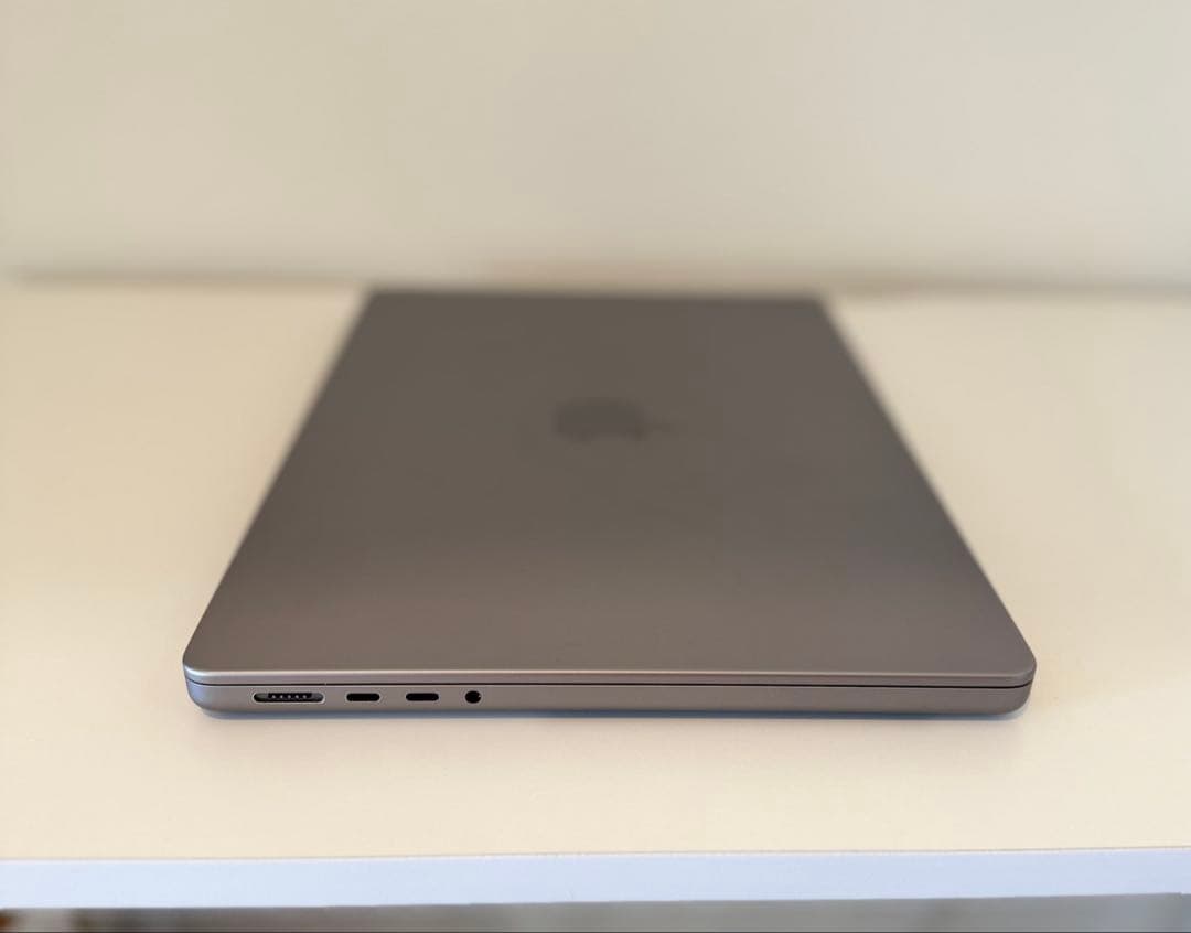 美品 Macbook Pro 2021 14インチ Windows 11 Pro